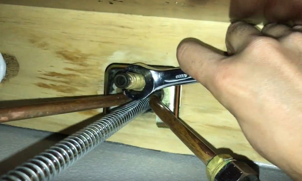 tool to tighten bathroom sink drain