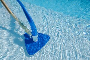 How to connect the pool vacuum hose to the skimmer