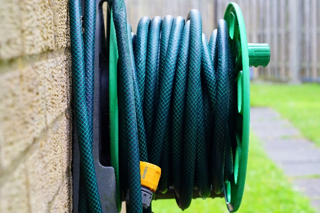 How To Make A Pool Vacuum Using A Garden Hose